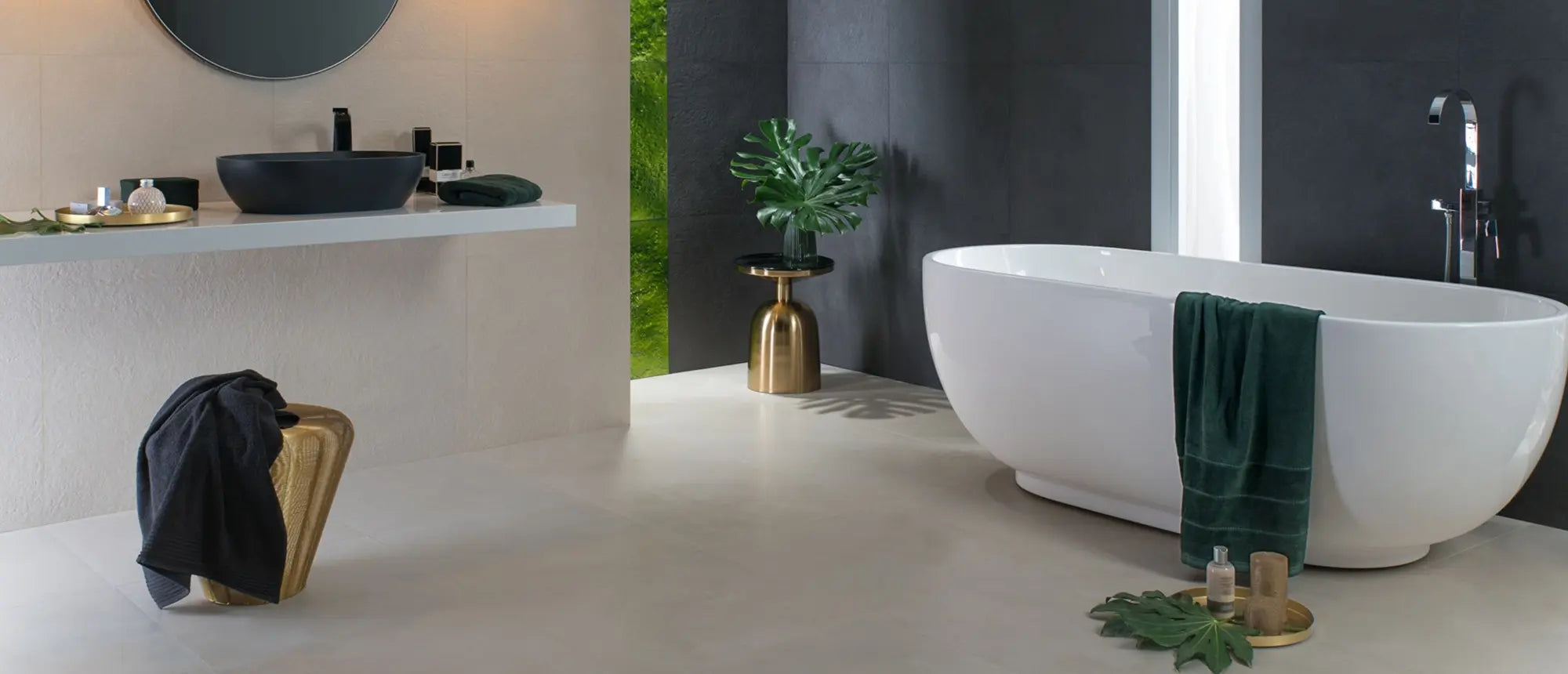 Wanna wolnostojąca Ravon Modern biała w nowoczesnej minimalistycznej łazience