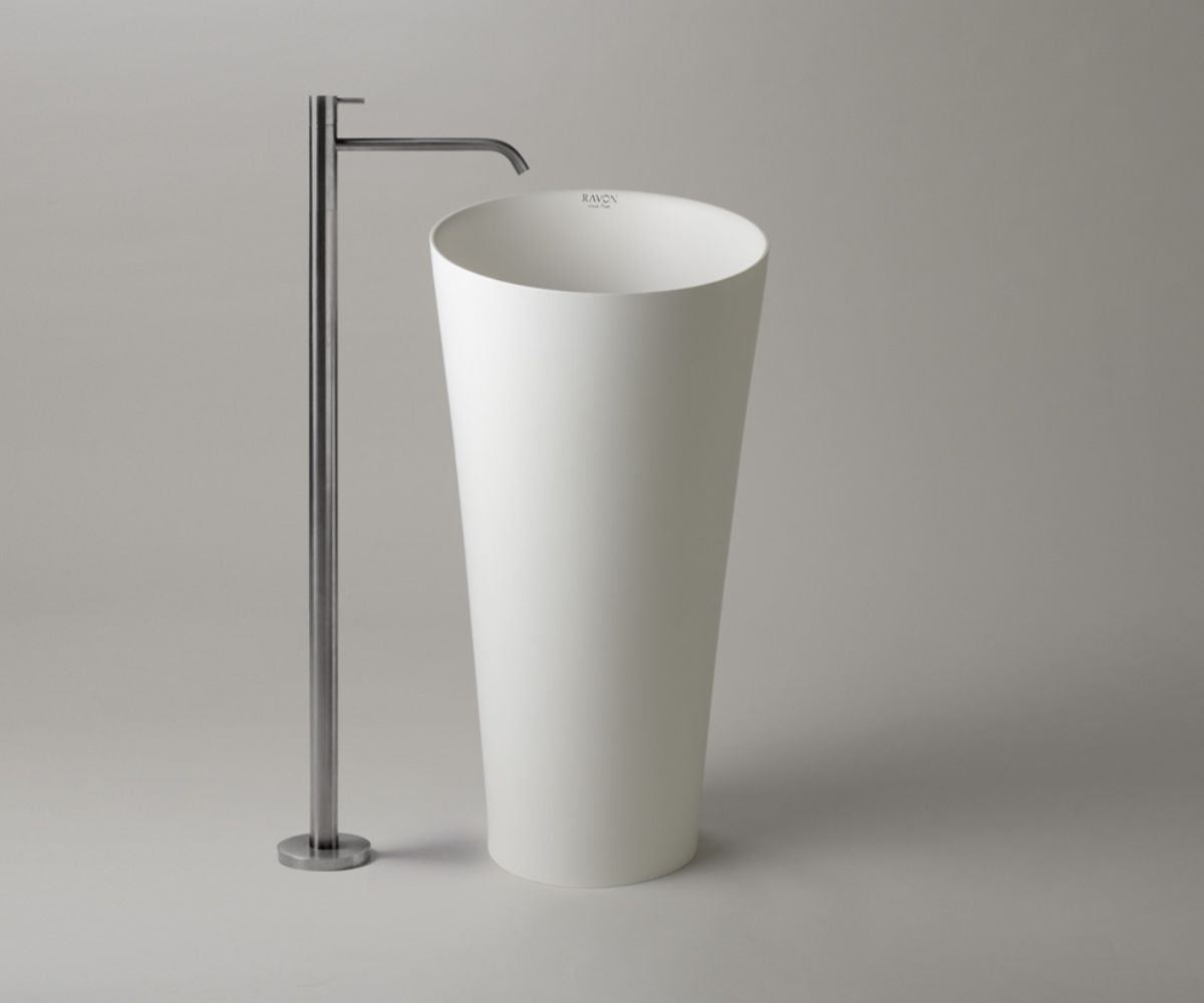 Saxo free-standing washbasin