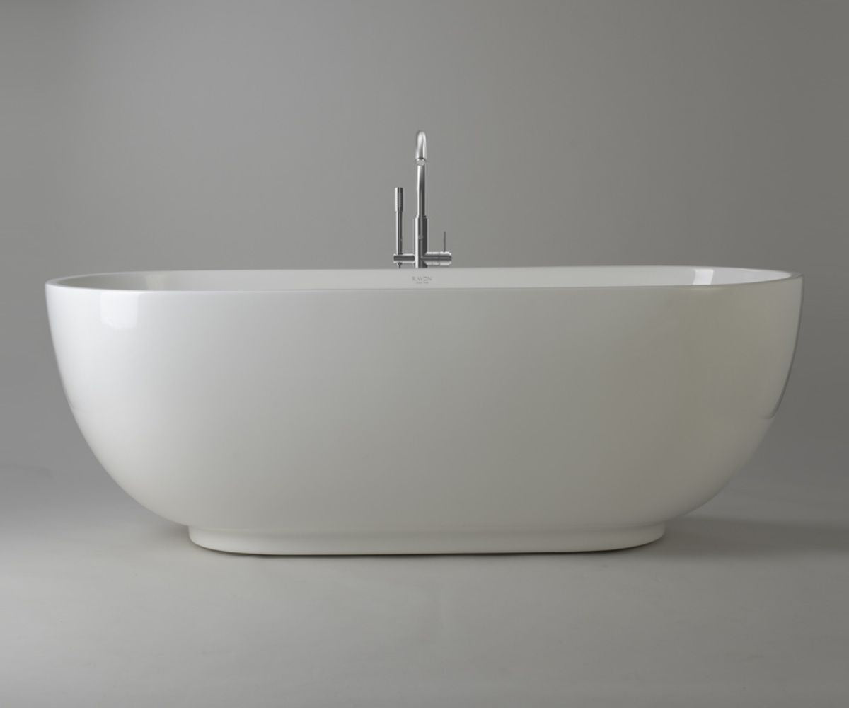 Modern freestanding bathtub with the AIR+ system