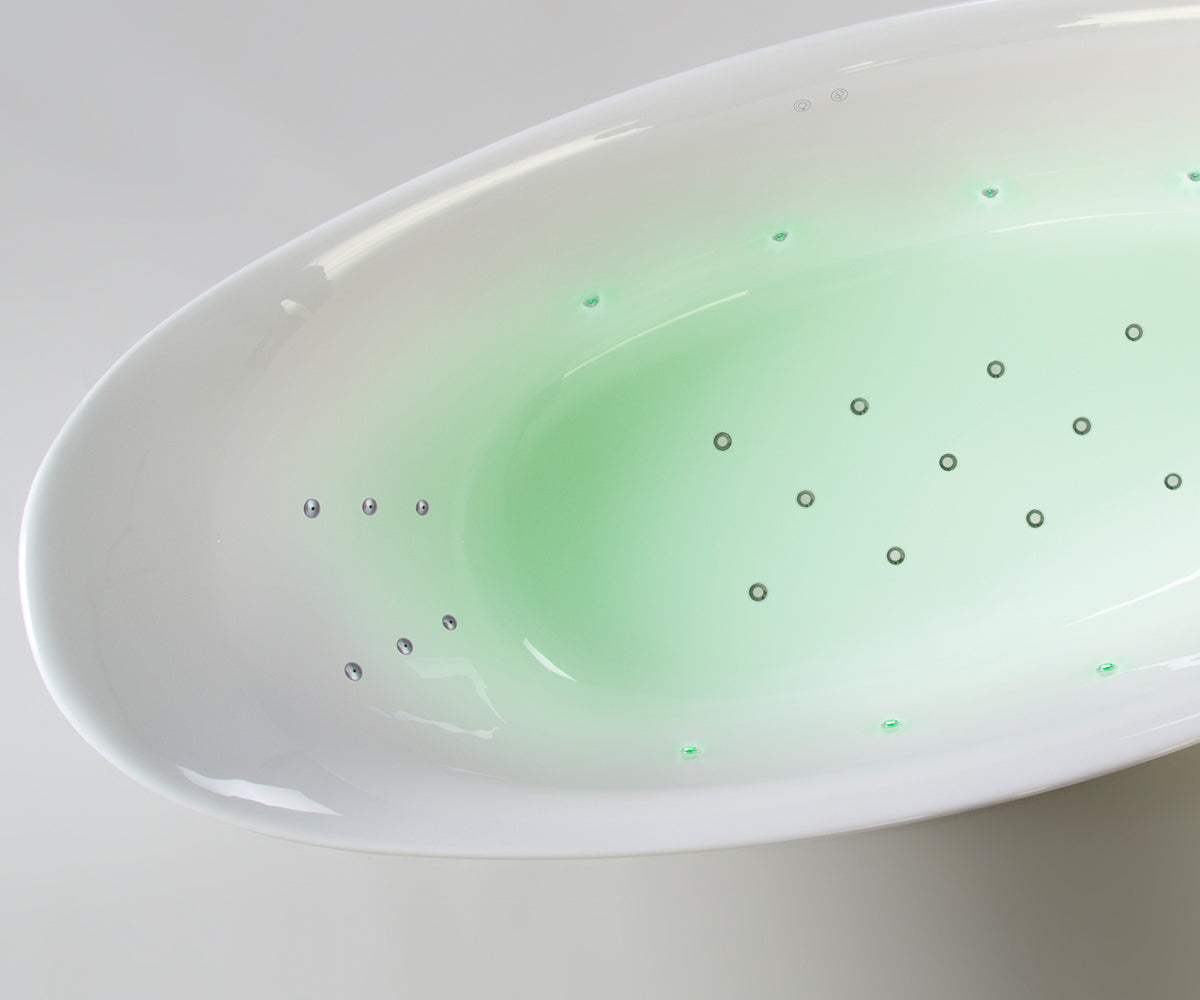 Freestanding Ambiente bathtub with the AIR+ system