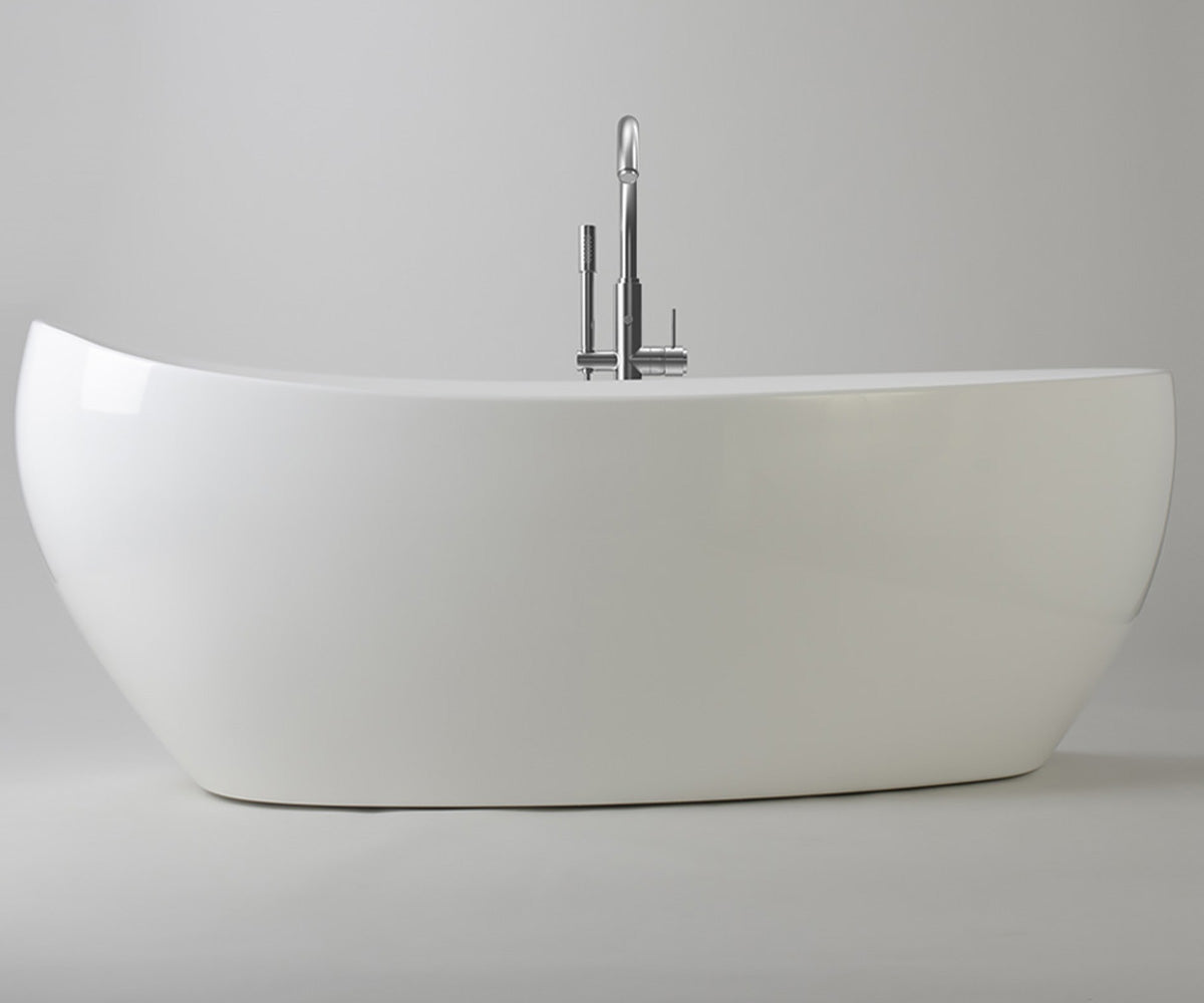 Freestanding Ambiente bathtub with the AIR+ system