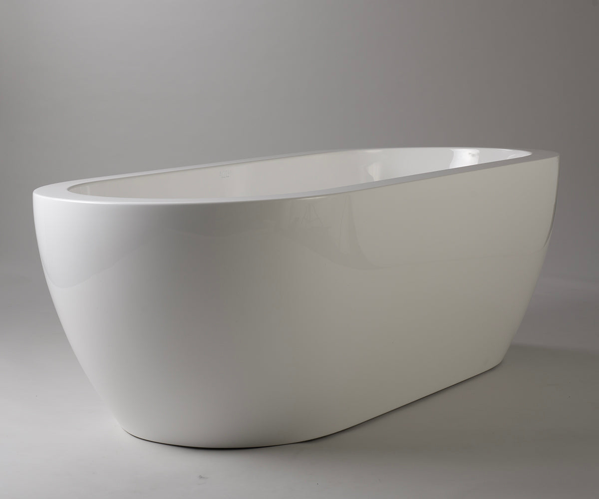 Genesis free-standing bathtub with the AIR+ system