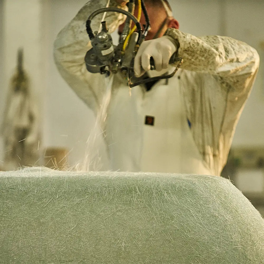 Natrysk kompozytu z włóknem w produkcji wanien Ravon proces formowania wanny