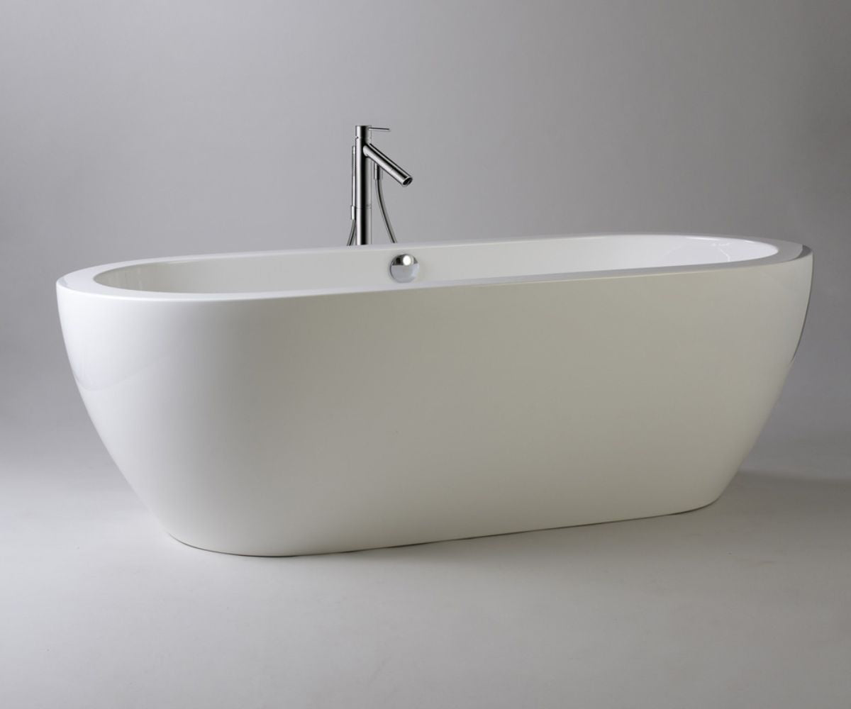 Genesis freestanding bathtub